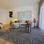 Luxury With Parking And Near Metro *