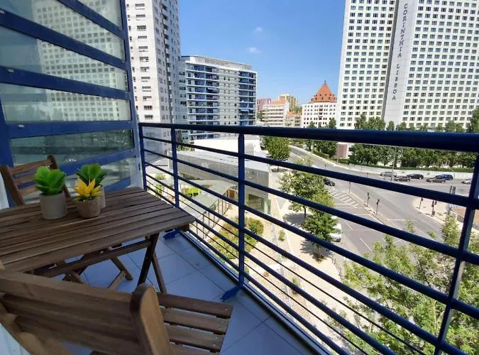 Lägenhet Luxury With Parking And Near Metro Lisboa