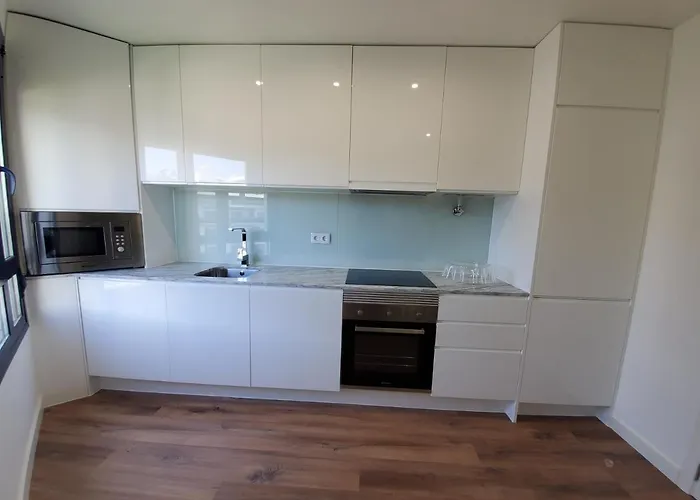 Luxury With Parking And Near Metro Lägenhet *