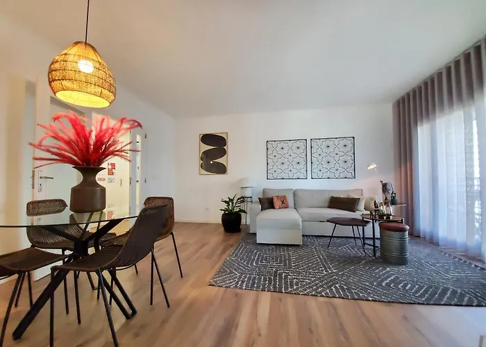 Luxury With Parking And Near Metro