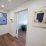 Luxury With Parking And Near Metro 아파트