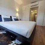 Luxury With Parking And Near Metro 아파트 리스본