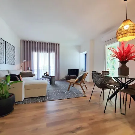 Twin Towers Apartment