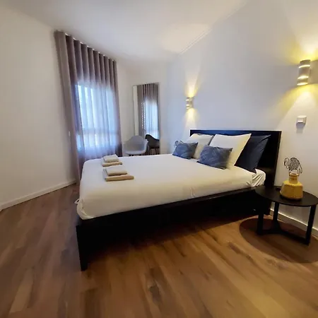 Twin Towers Apartment