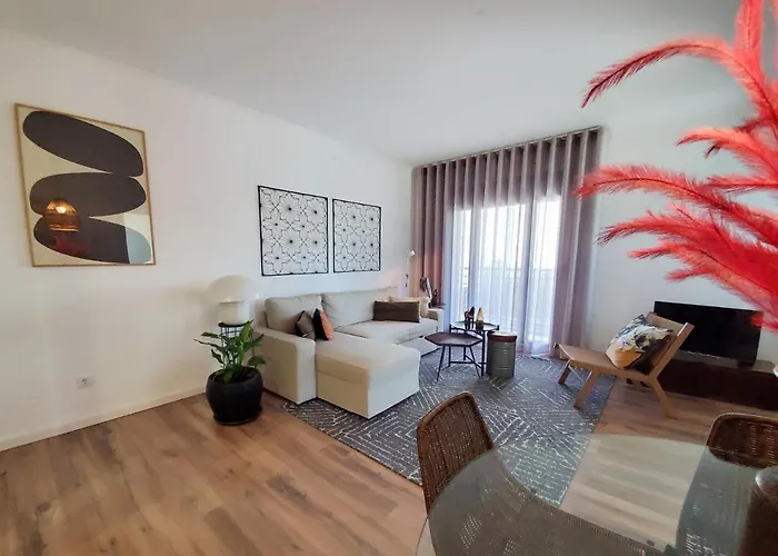 Luxury With Parking And Near Metro Lisboa