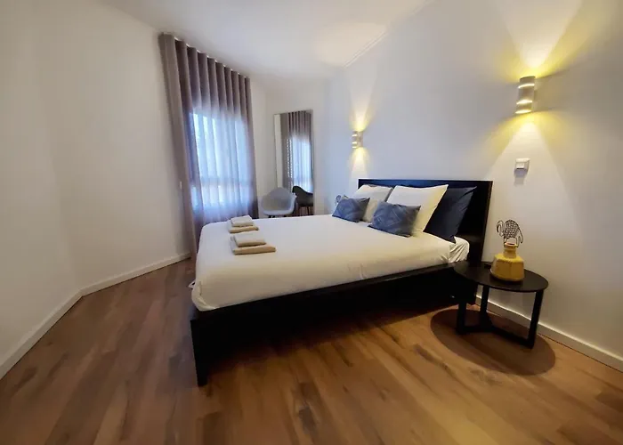 Luxury With Parking And Near Metro Lejlighed